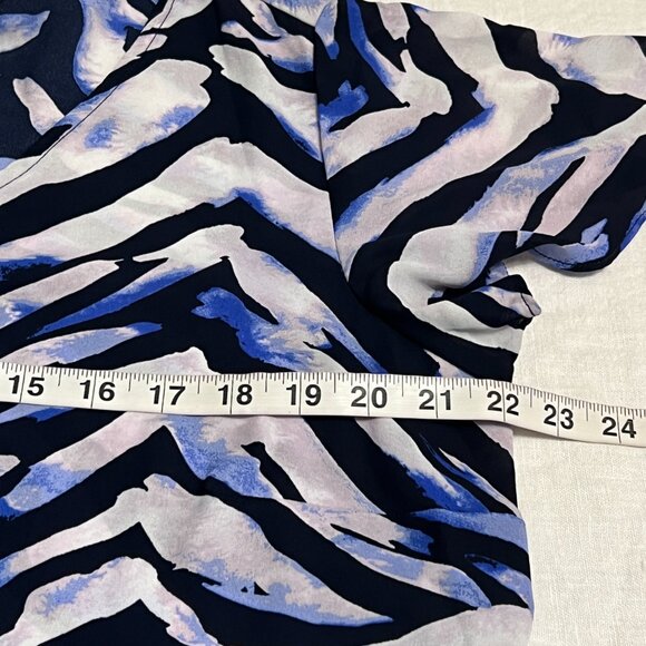 Torrid Women’s 1X Top Blue Black Zebra Print V-Neck Peplum Blouse Y2K Animal - Picture 5 of 7